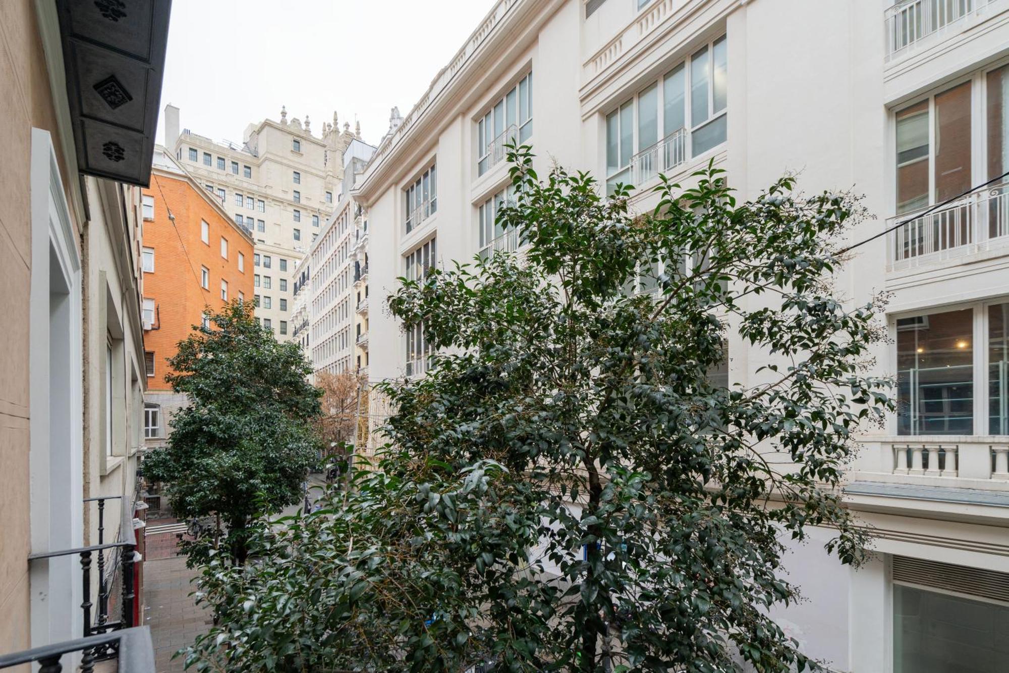 Dobo Madrid Luna Εξωτερικό φωτογραφία